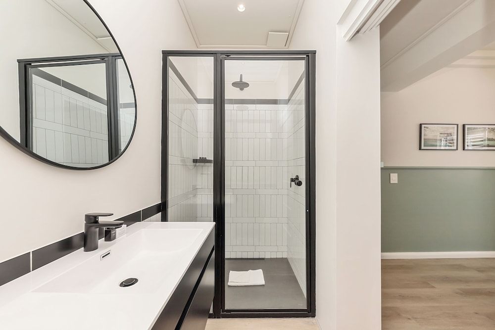 On the Beach in Camps Bay - Fully Equipped 2 Bedroom Apartment Apartment, 2 Bedrooms 10