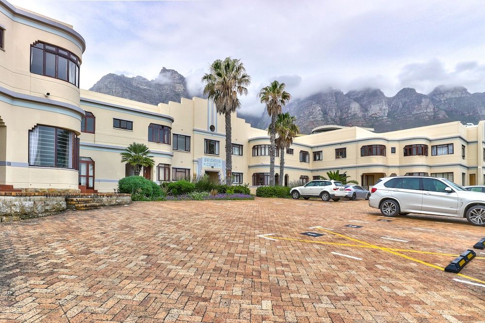undefined On the Beach in Camps Bay - Fully Equipped 2 Bedroom Apartment 5