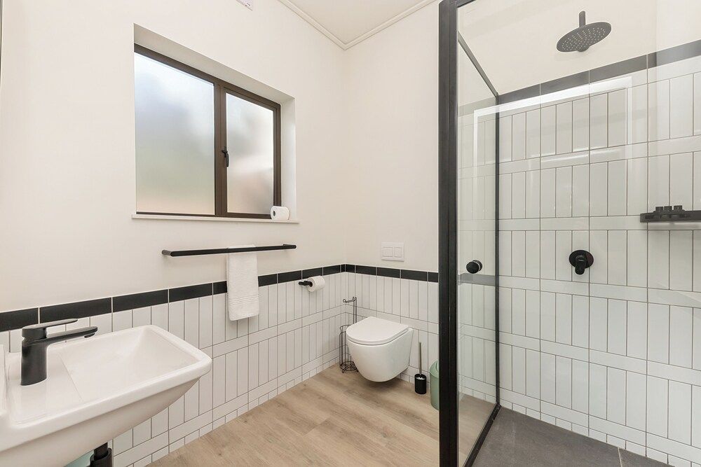 On the Beach in Camps Bay - Fully Equipped 2 Bedroom Apartment Apartment, 2 Bedrooms 7