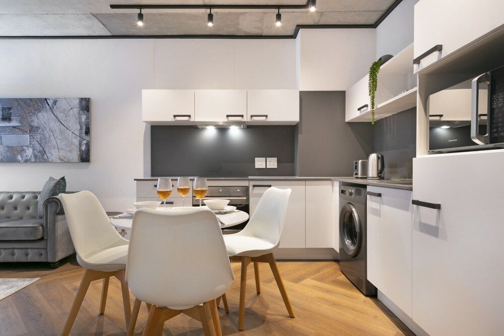 Bridgewater One 605 Elite Apartment 13