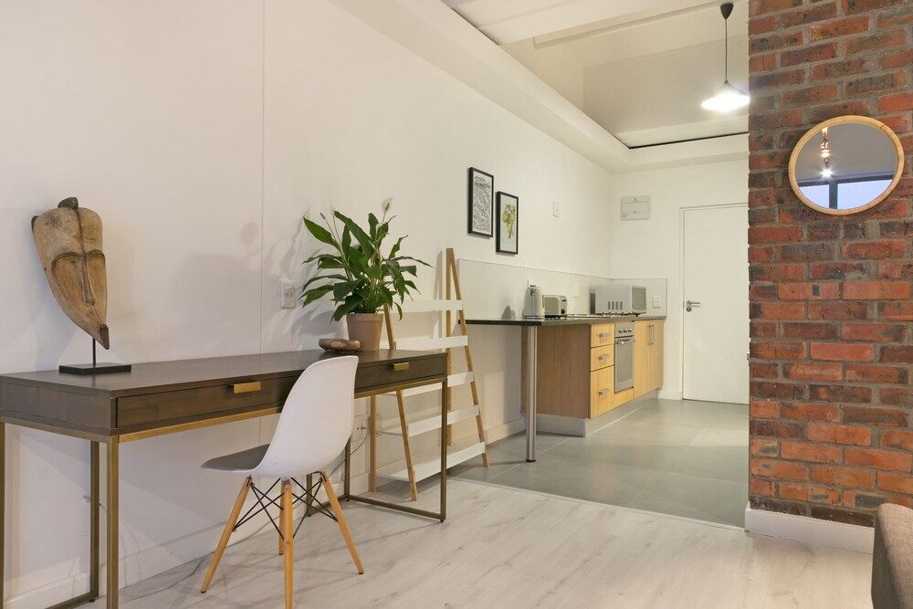 Upper Eastside 425 Economy Apartment 12