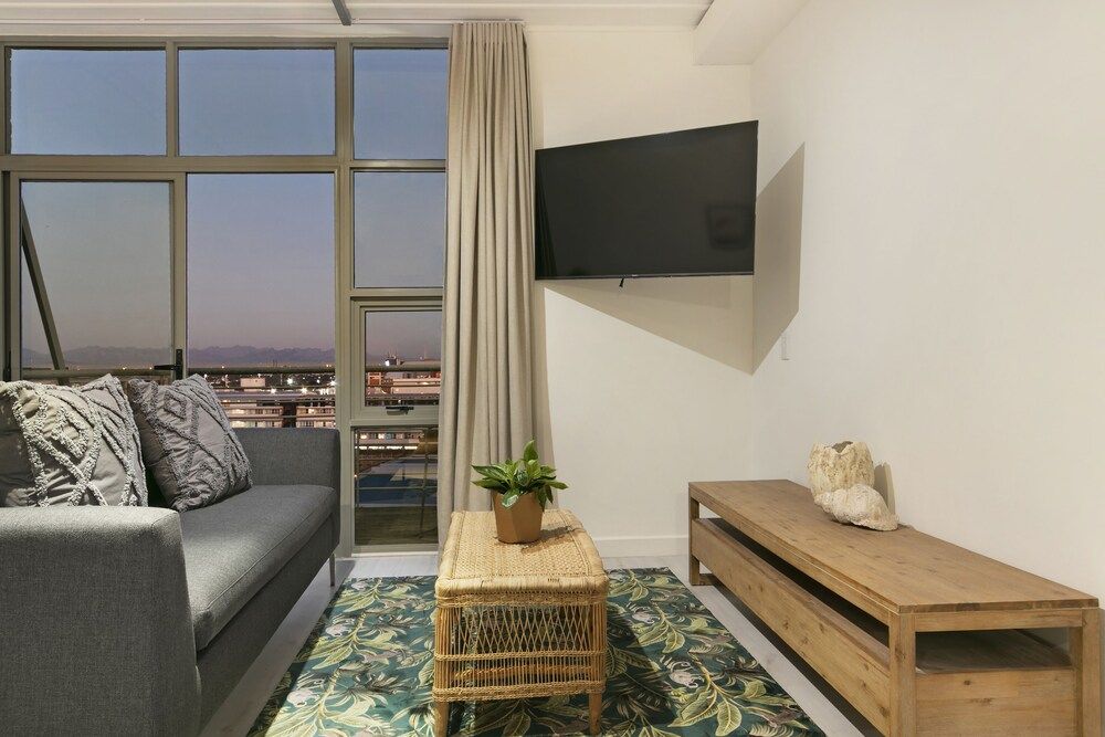 Upper Eastside 425 Economy Apartment 9