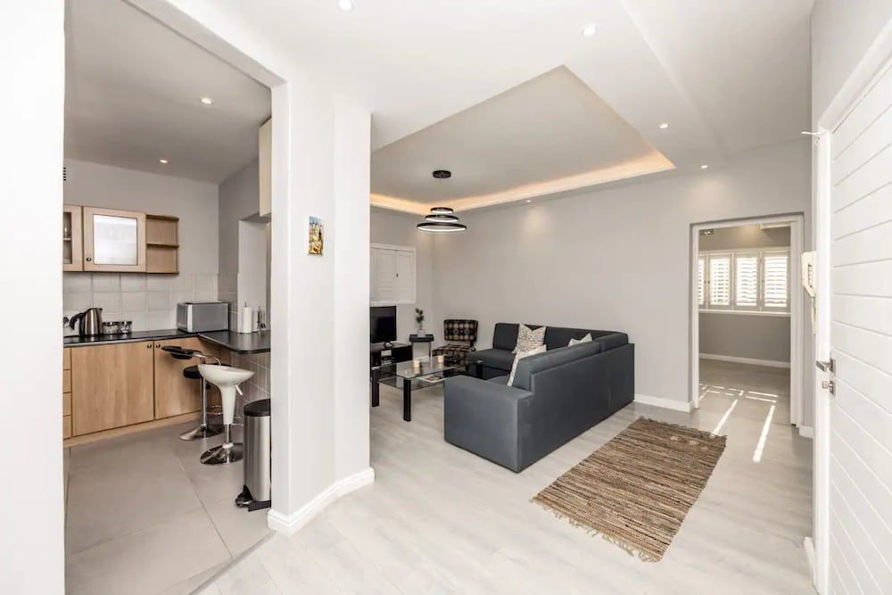 undefined Spacious 1 Bedroom Apartment in Claremont With Great Views 7