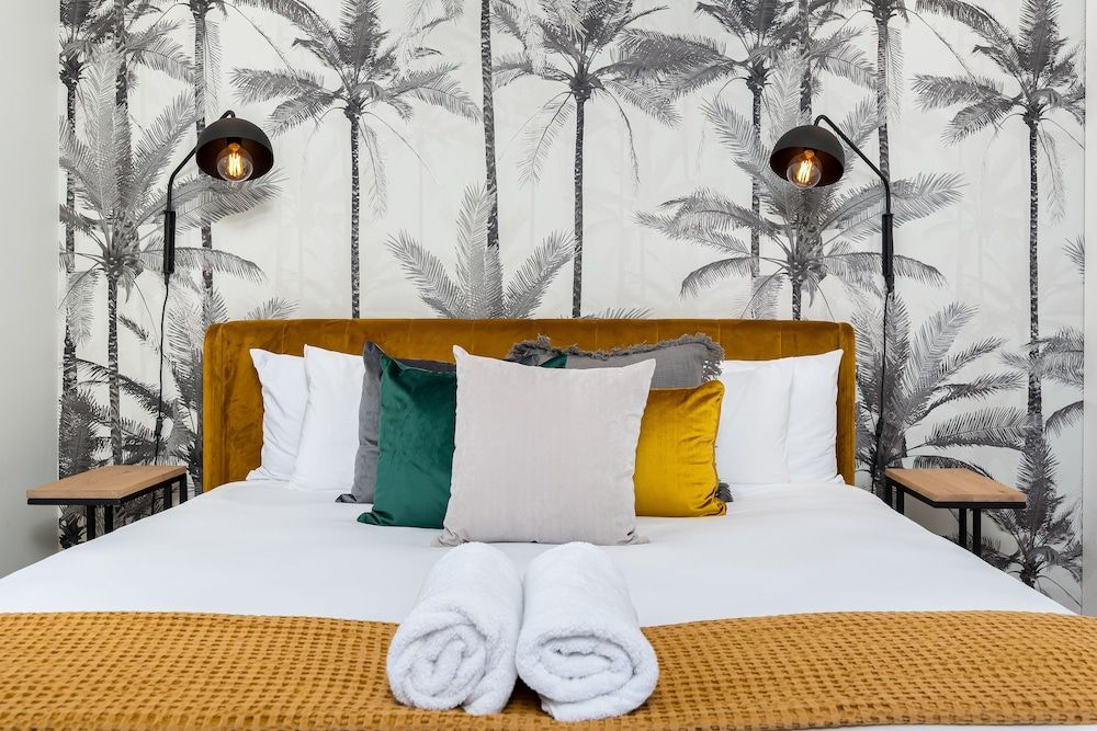 undefined Docklands 202 8