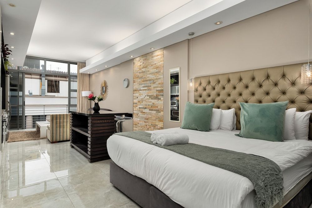 undefined Mandela Rhodes W603 10