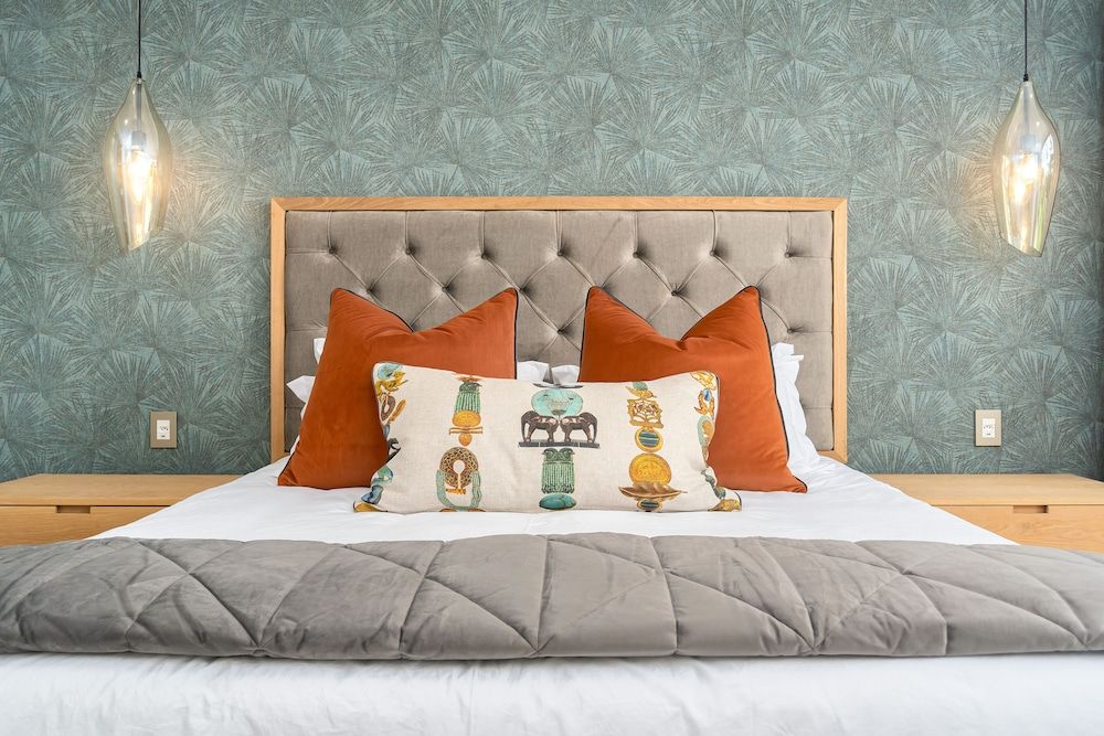 undefined Dolphin Beach E30 7