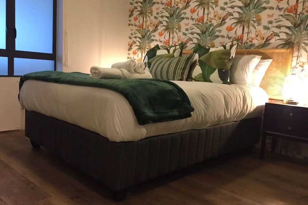 undefined Stylish 2 Bedroom Apartment in Cape Town With Stunning Views 5