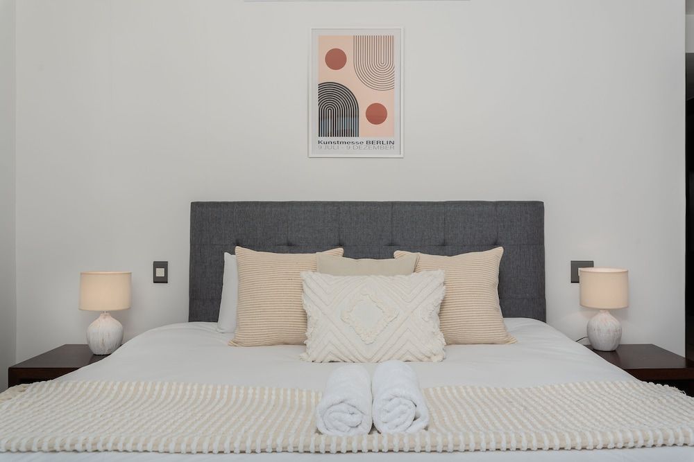 undefined Mandela Rhodes T1001 6