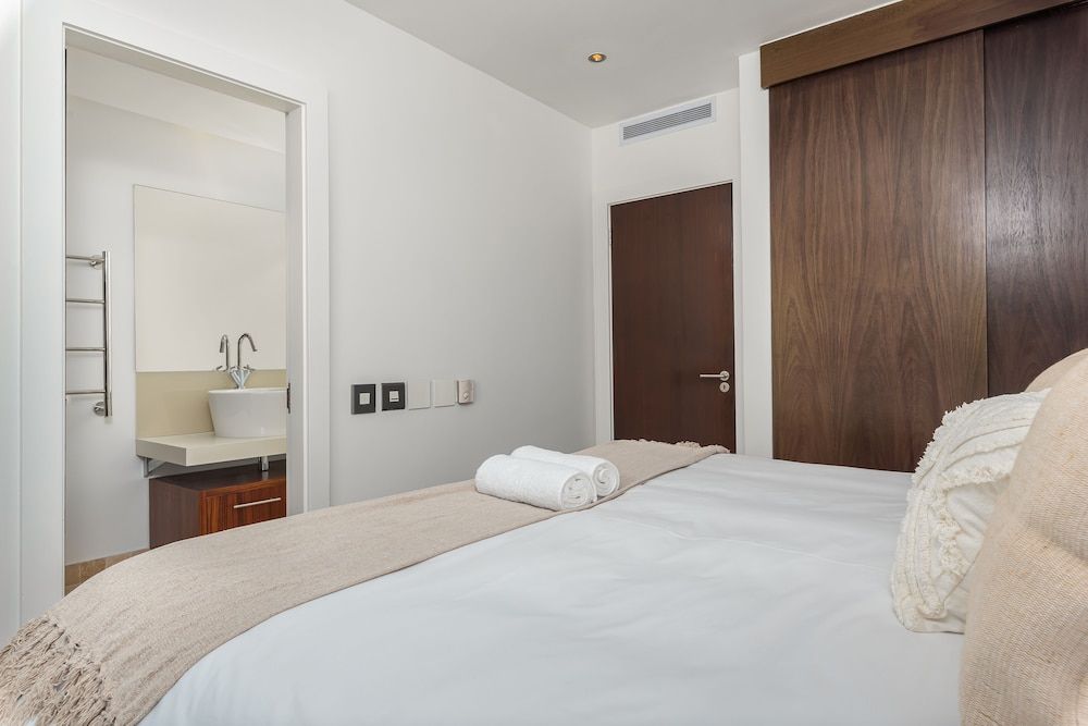 Mandela Rhodes T1001 Deluxe Apartment 10