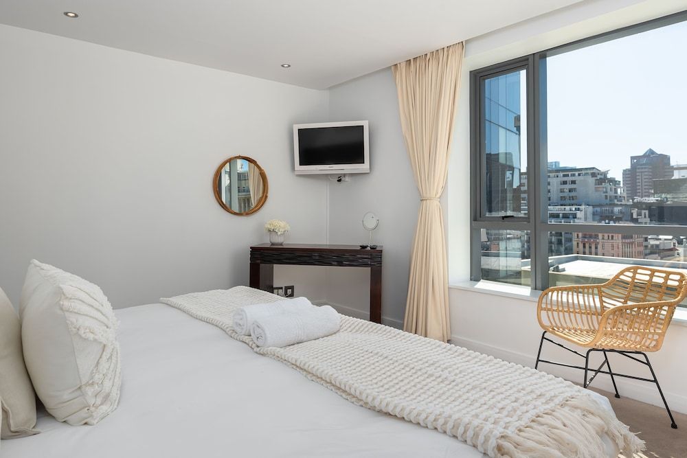 undefined Mandela Rhodes T1001 8