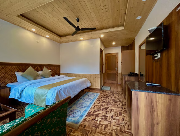 Super Deluxe River View with Private Balcony