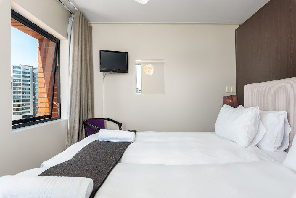 undefined The Manhattan 706 9