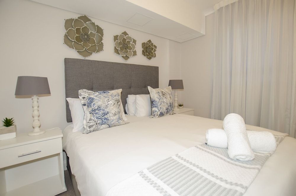 undefined Waters Edge 705 5