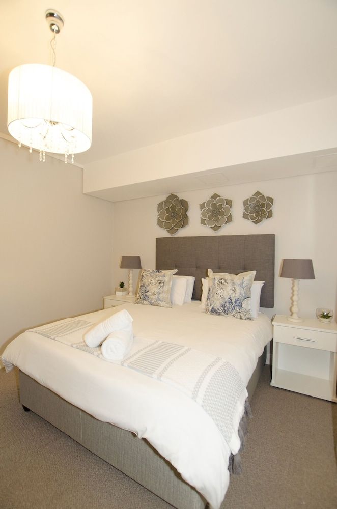 undefined Waters Edge 705 4