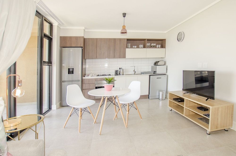 undefined Waters Edge 705 7