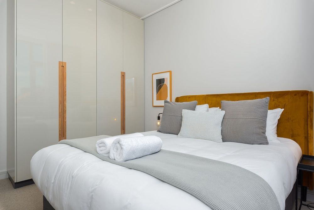 undefined 169 on Main 407 8