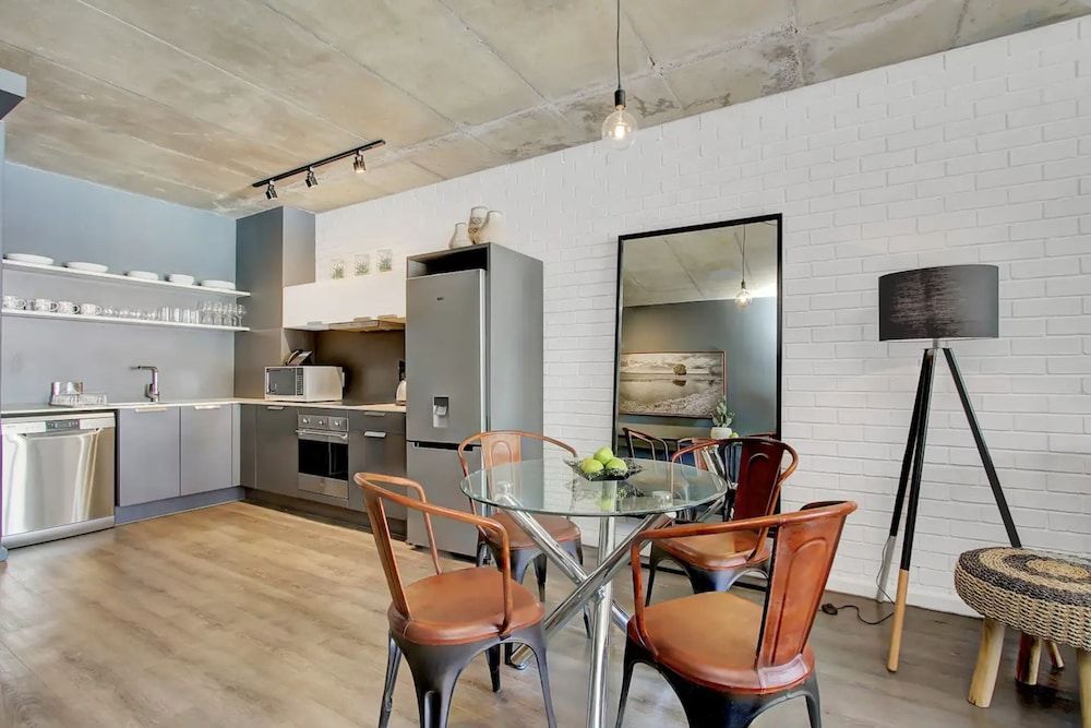 undefined Modern Top Floor Apartment Mountain Views 9