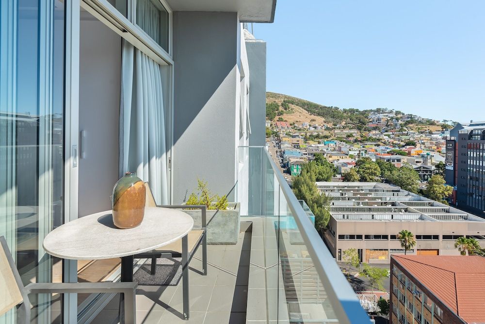 1306 The Sentinel Gallery Studio 11