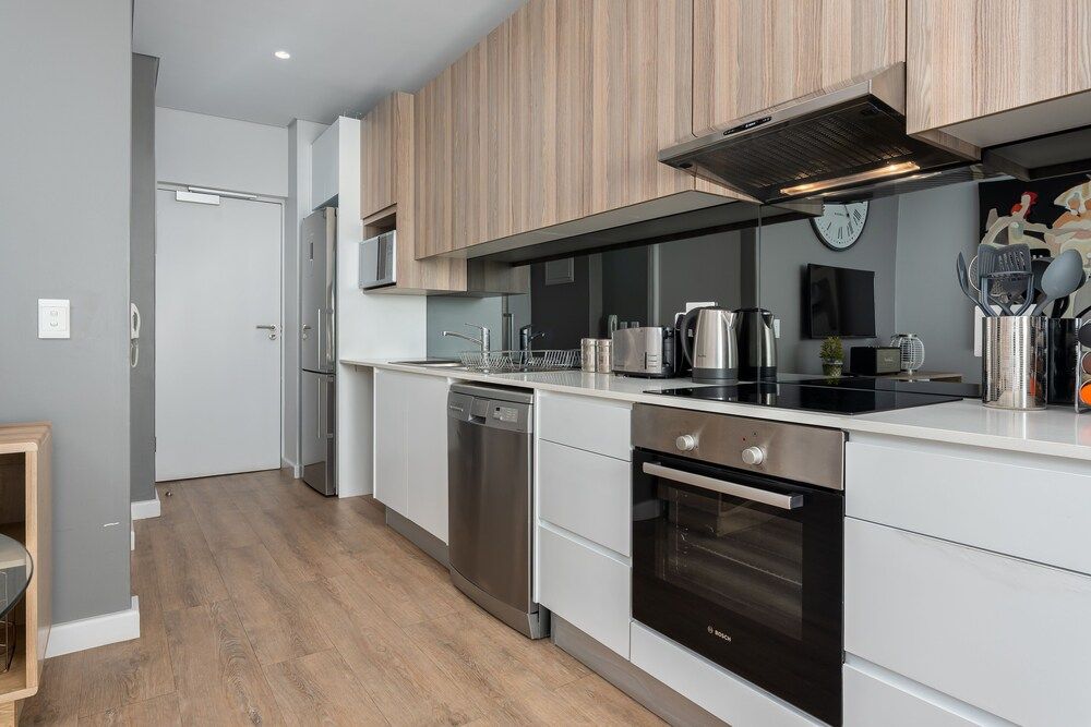 1306 The Sentinel Gallery Studio 8