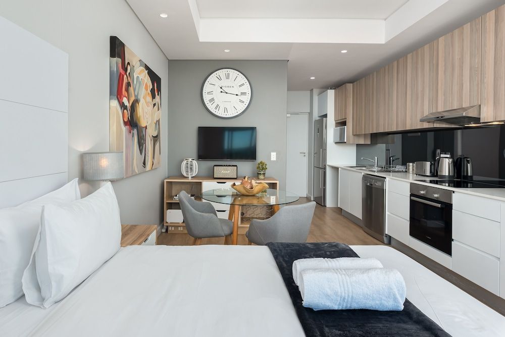 undefined 1306 The Sentinel 5