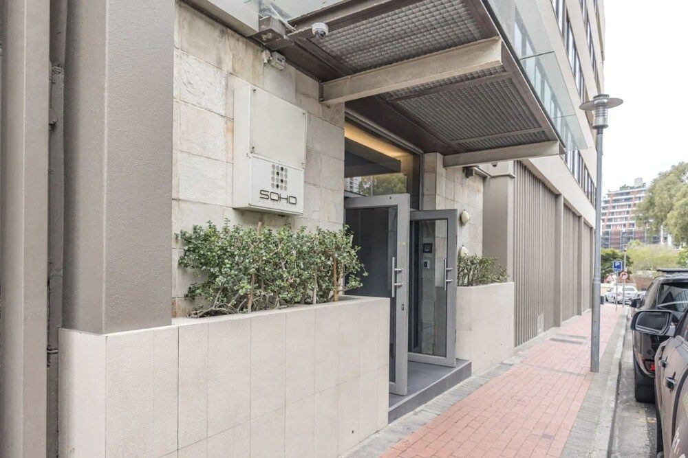 undefined Modern 1 Bedroom in De Waterkant With Table Mountain Views 4