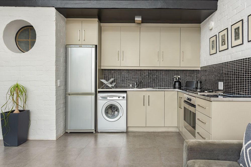 Westside Studios 309 Classic Apartment 10