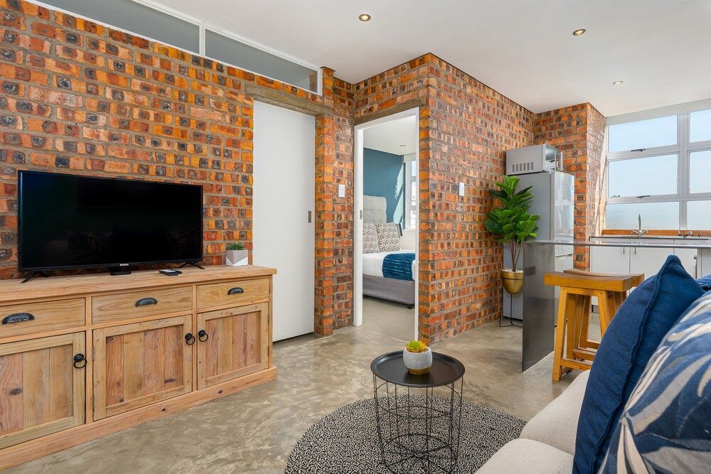 Montclair 306 Grand Apartment 10