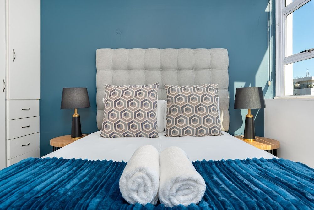 undefined Montclair 306 4