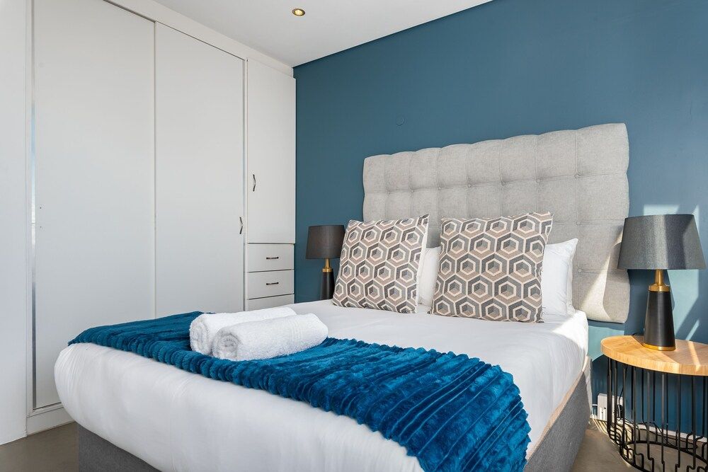 undefined Montclair 306 5