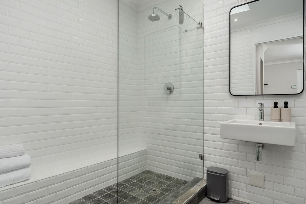 Point Break Cottage Luxury Apartment 13