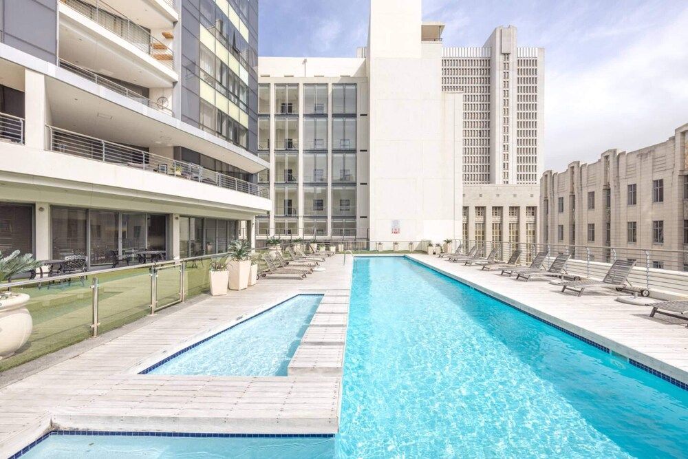 undefined Central and Spacious 1 Bedroom Flat With Swimming Pool 6