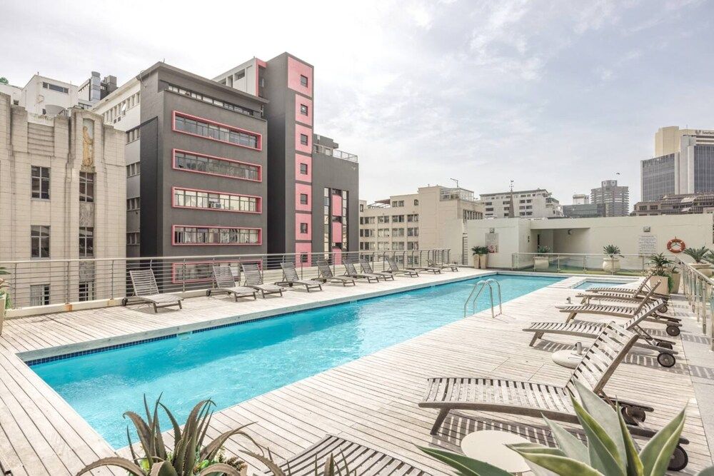 undefined Central and Spacious 1 Bedroom Flat With Swimming Pool 9