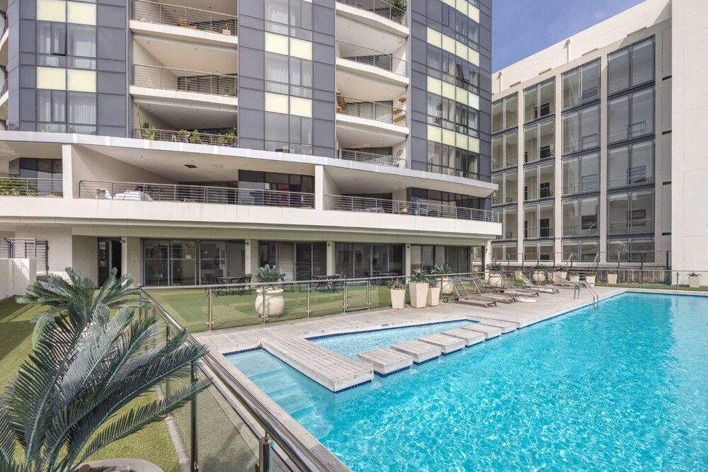 undefined Central and Spacious 1 Bedroom Flat With Swimming Pool 8