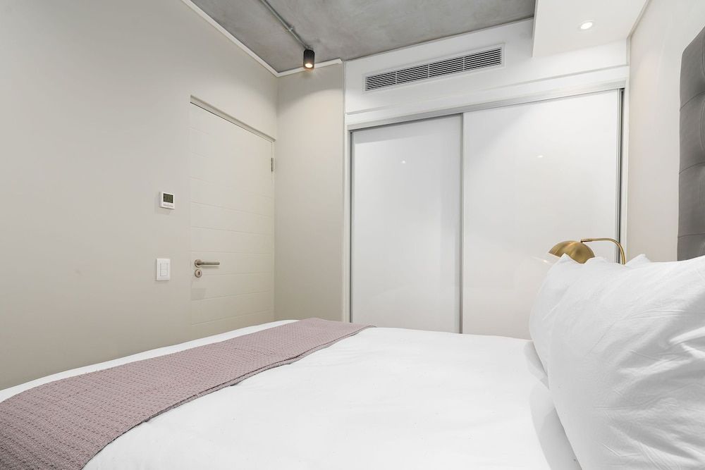 undefined Docklands 512 7