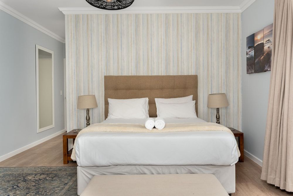 Odyssey 201 Grand Apartment 3