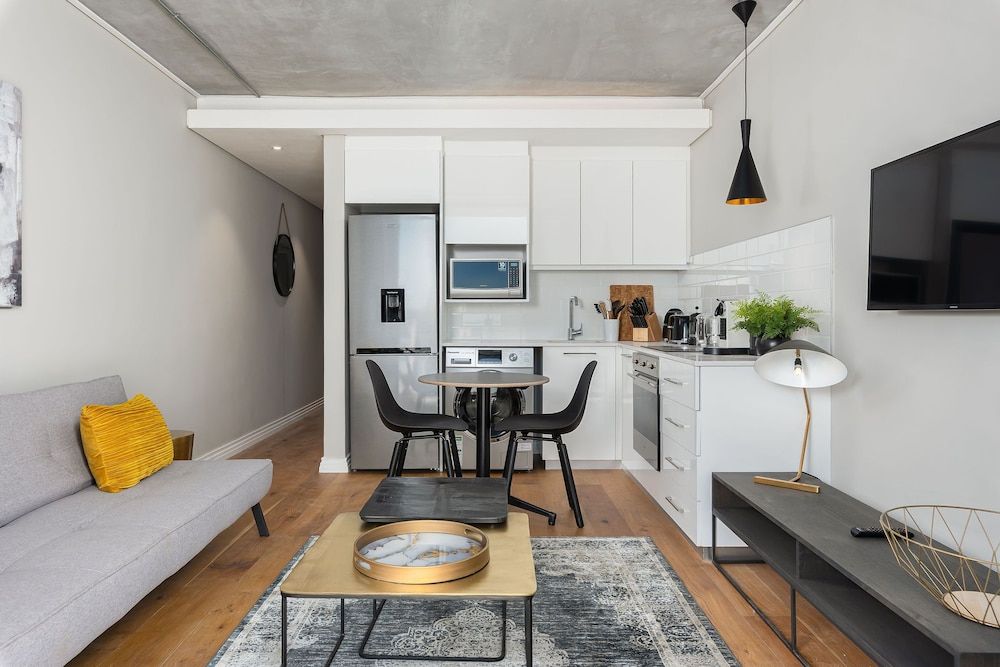 Docklands 419 Grand Apartment 9