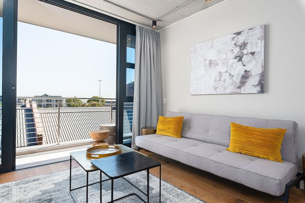 Docklands 419 Grand Apartment 6