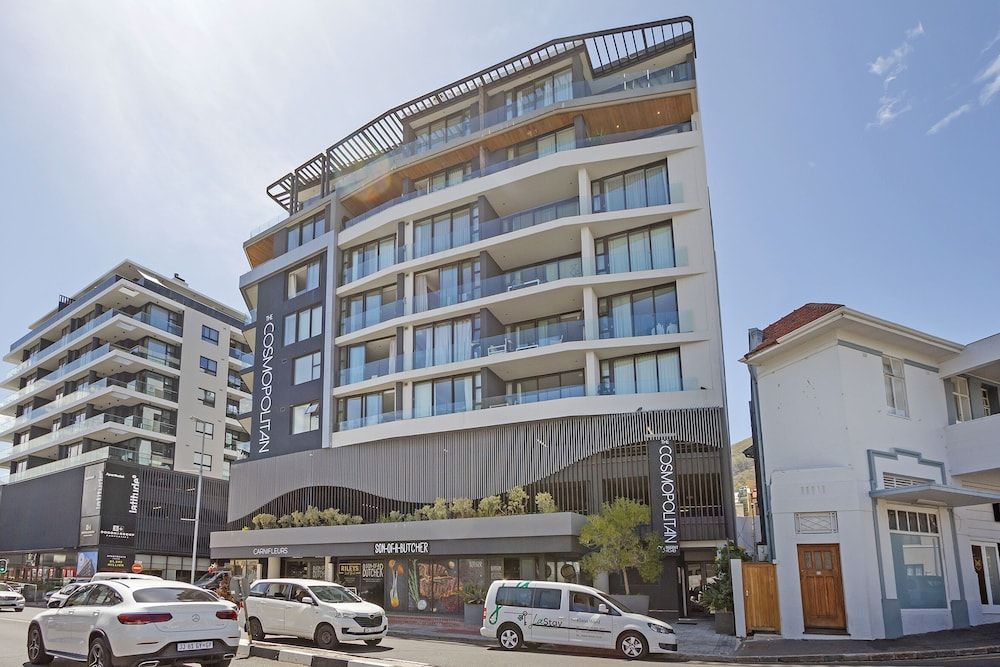 undefined Cosmopolitan 401 4