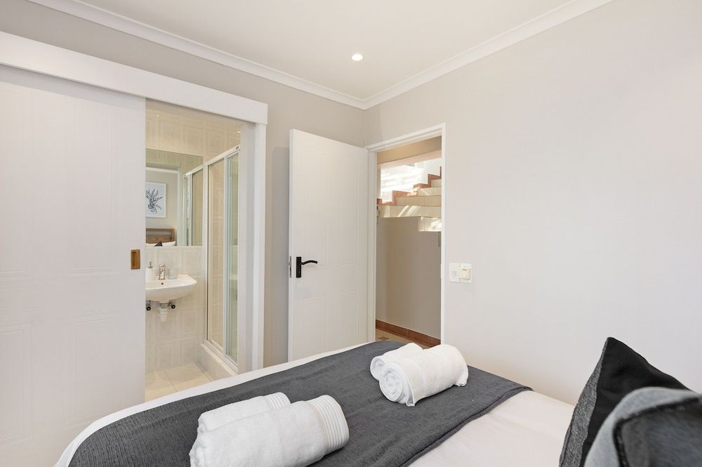 Villa Kyma by HostAgents House (6 Bedrooms) 9