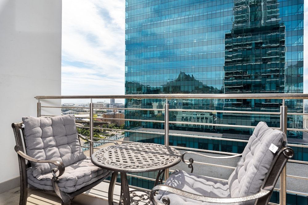 16 on Bree 1419 Exclusive Studio 10