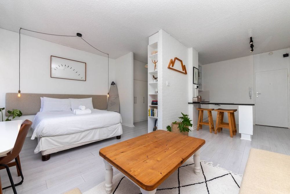 Boho Chic Studio Apartment in Cape Town Basic Studio, 1 Queen Bed with Sofa bed 9