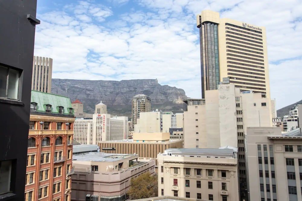 undefined Beautiful Apartment With Iconic Mountain Views 2