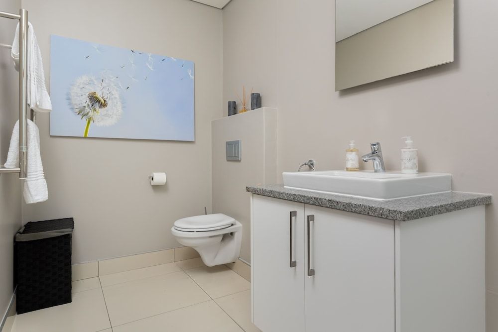 The Odyssey 407 Comfort Apartment 6