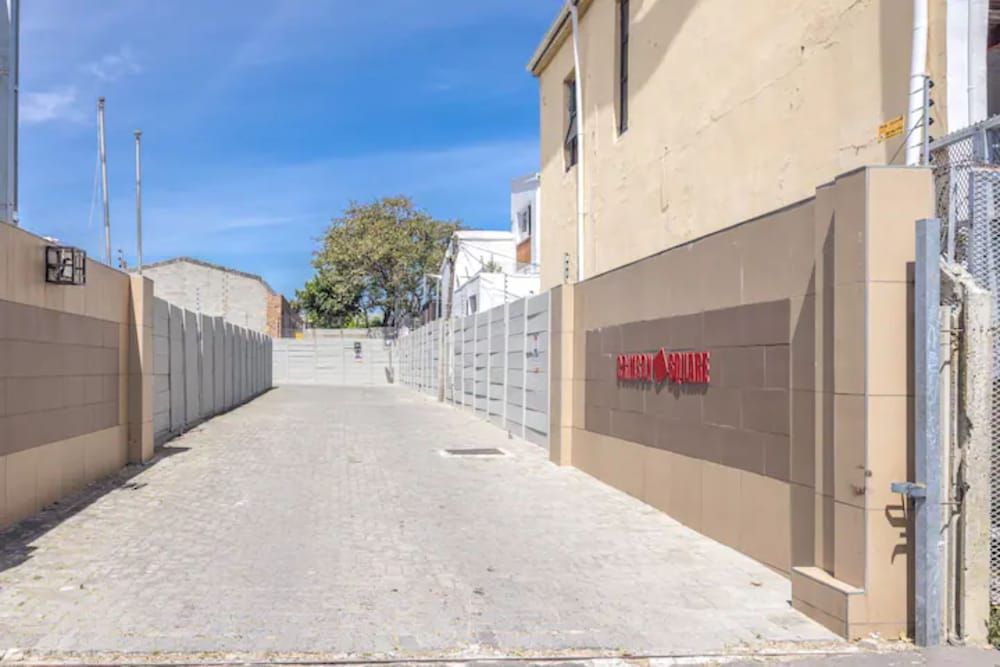 undefined Stylish Studio Apartment in Streetart Paradise