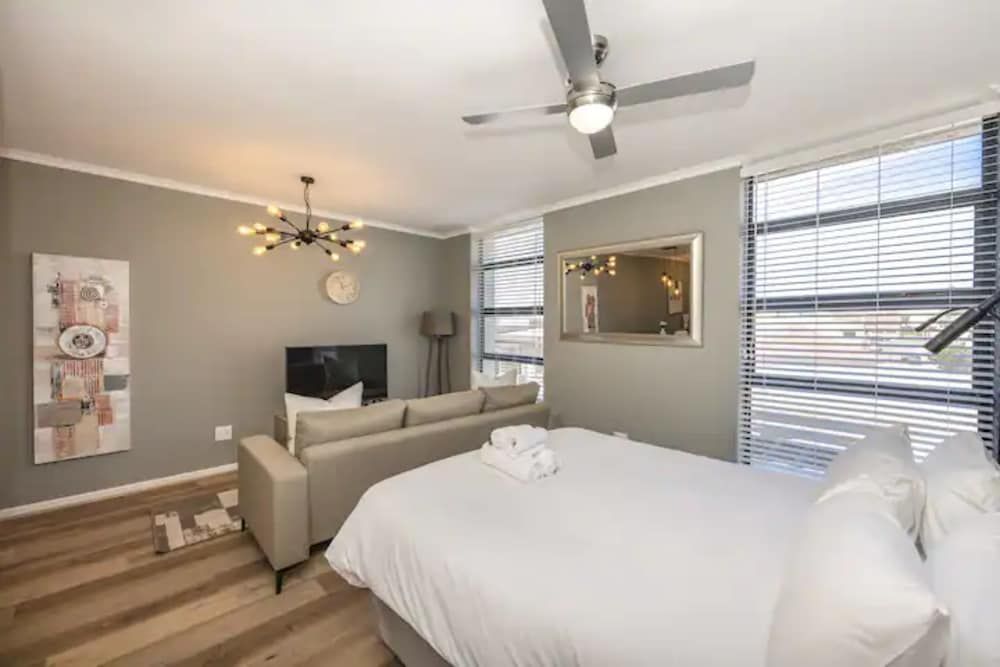 undefined Stylish Studio Apartment in Streetart Paradise 9