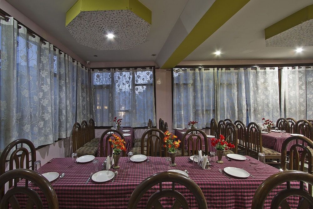 Food & Dining