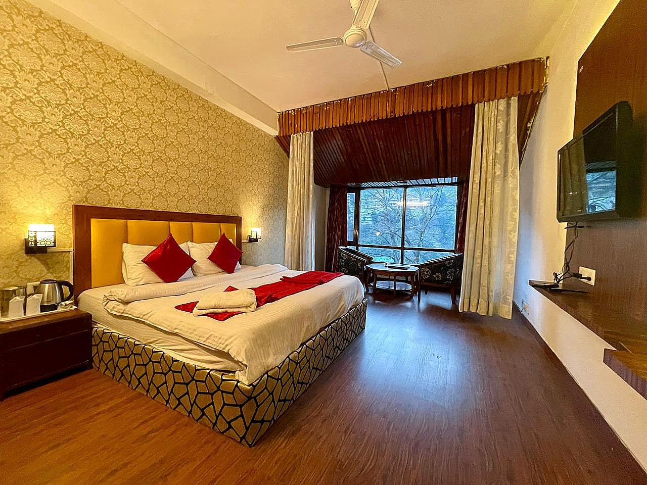 Hotel Sitara International Deluxe Room With balcony 2