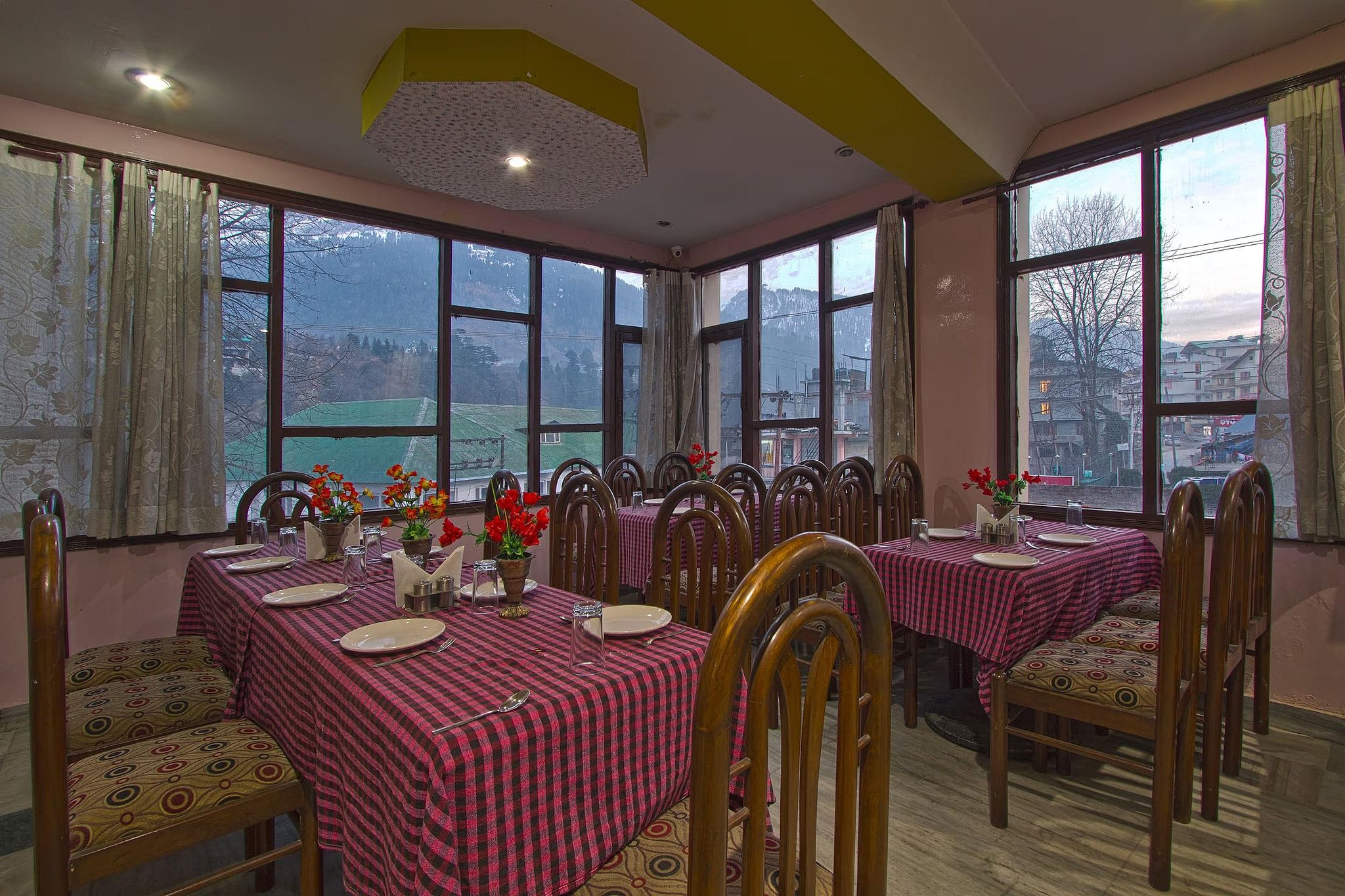 Food & Dining