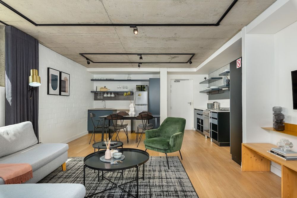 FortyonL 709 Exclusive Apartment 14