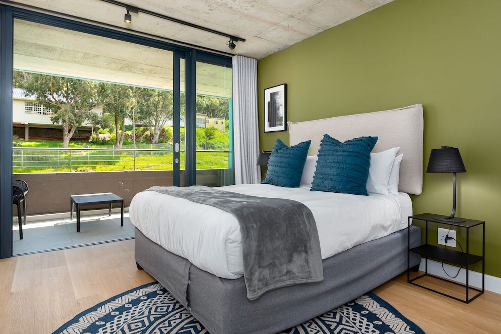 undefined FortyonL 709 6